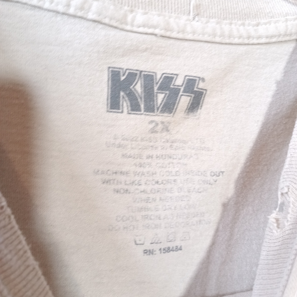 KISS Band Graphic Off White T-Shirt Plus Size 2X - Picture 3 of 4